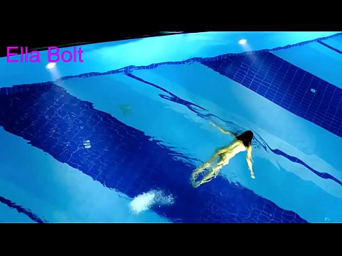 ❤️ หยุดดูไม่ได้เลย หนุ่มผมบลอนด์โดนจับได้ว่ายเปลือยกายอยู่ใน ELLA BOLT resort pool วิดีโอเซ็กส์ ที่เรา ❤